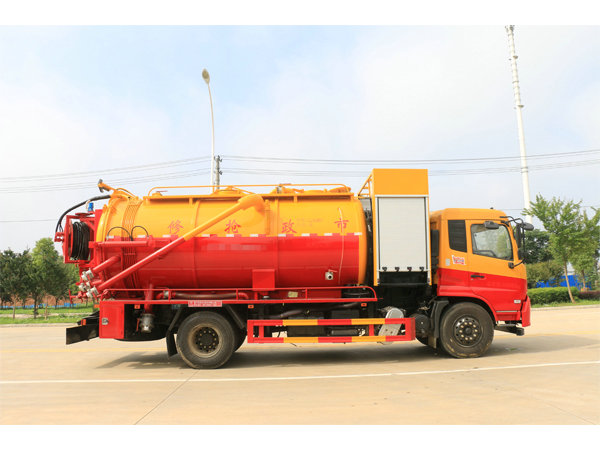 Dongfeng KR Sewage Suction Vacuum Jetting Truck 15000 Liter 