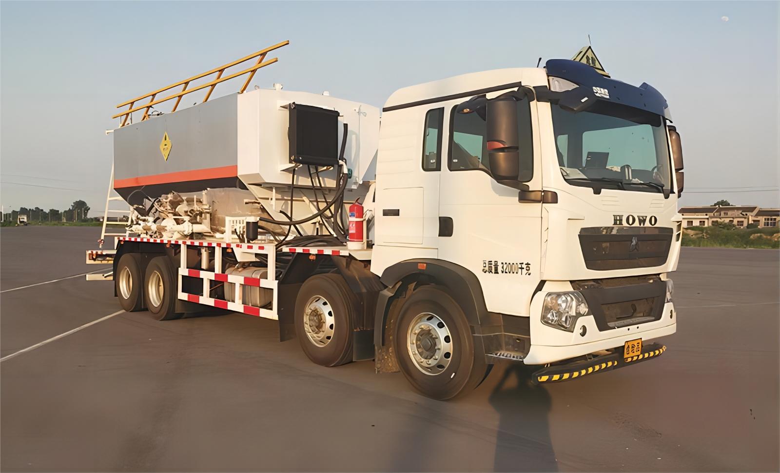 HOWO HEAVY ANFO TRUCK (14)
