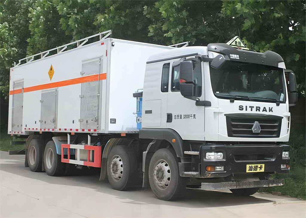 SITRAK on-site mixed emulsion explosive trucks (6) SITRAK on-site mixed emulsion explosive trucks (6)