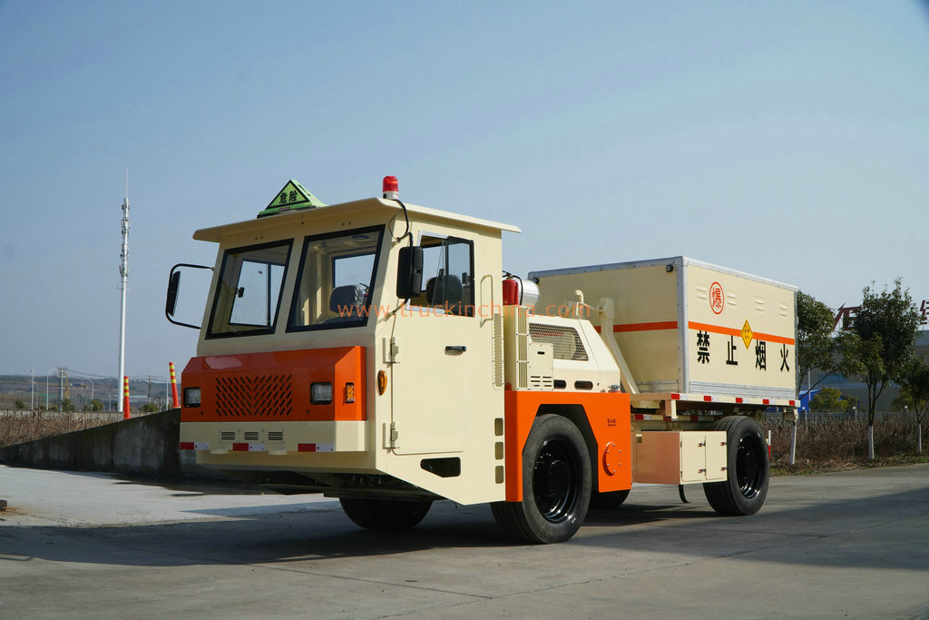 Diesel engine Explosives blasting equipment carrier for mines (7)_1