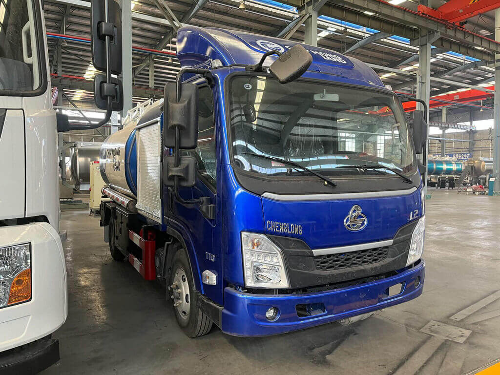 Dongfeng 5t Aircraft Refueller (3)