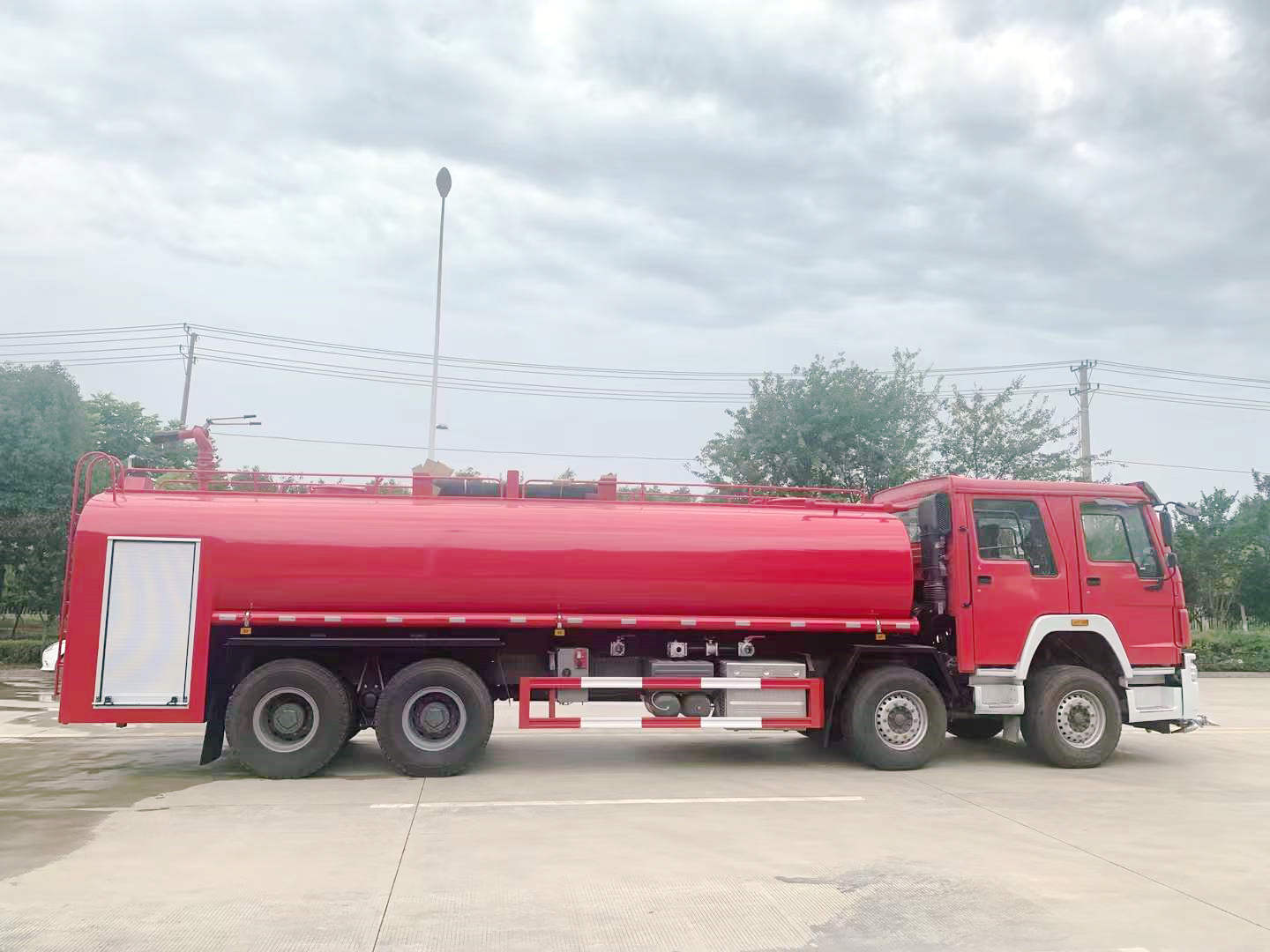 HOWO fire water tanker truck (6)