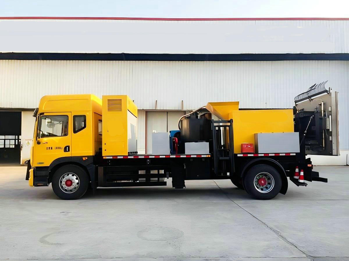 HIP Hot-in-place Patching Vehicle (1)