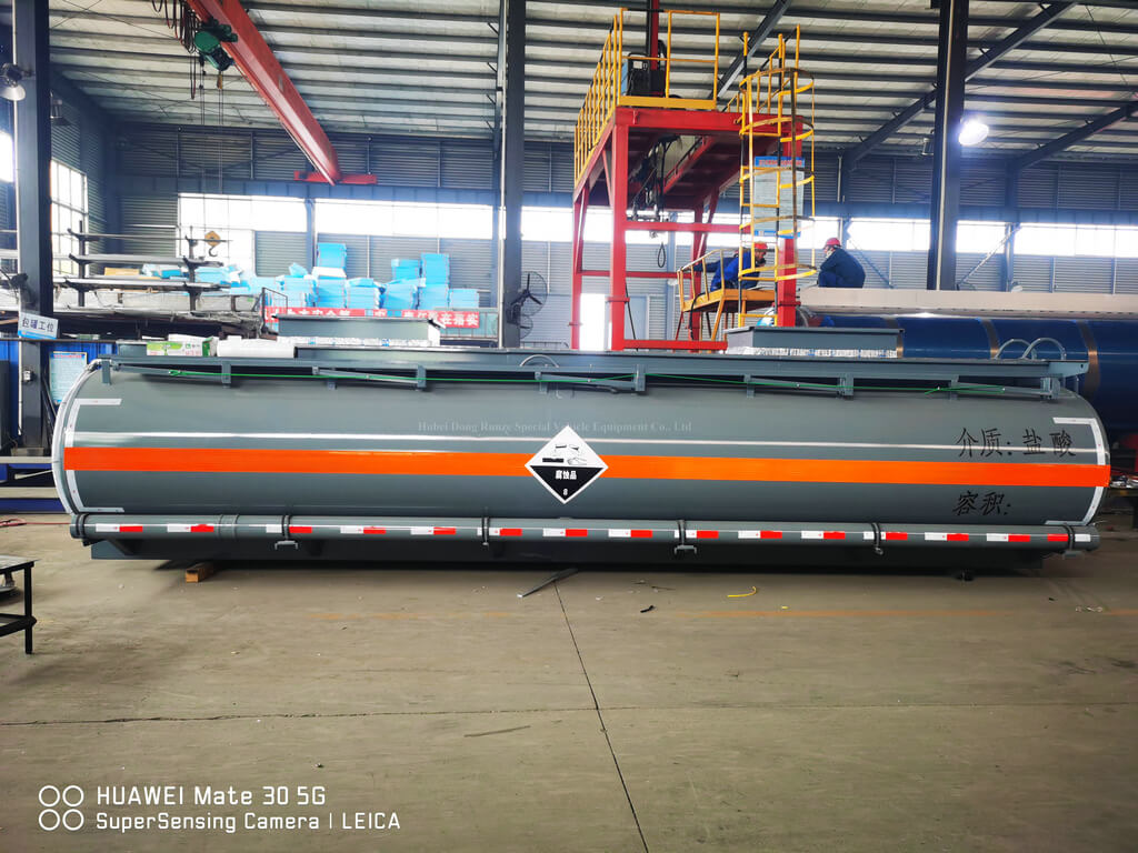 Elliptical PE Lined Hydrocyanic Acid Tank 15M3 For Tanker Lorry ( Truck Body SKD 7.4m 6x4 Chassis)