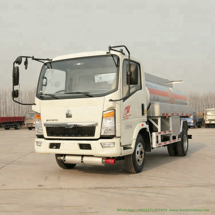 5000 Liters HOWO Fuel Tanker (LHD, RHD Right Hand Drive Diesel Delivery Refueling Truck 1500 -2000Gallon)