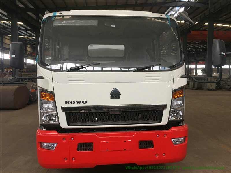 5000 Liters HOWO Fuel Tanker (LHD, RHD Right Hand Drive Diesel Delivery Refueling Truck 1500 -2000Gallon)