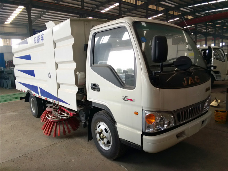 JAC 5cbm Mechanical Road Sweeper 4m3 Dustbin, 1.5m3 Clean Water Tank