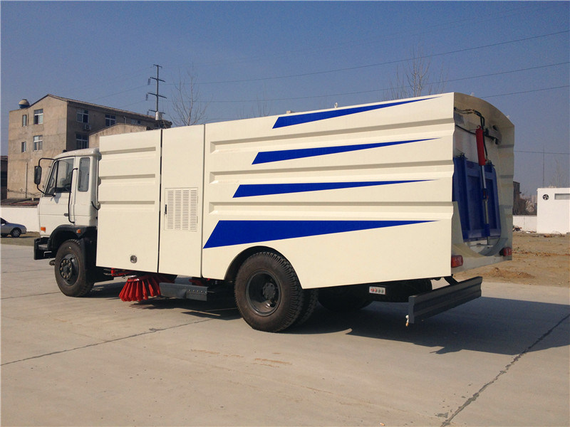 Dongfeng Street Sweeper Truck 4.5cbm Garbage 1.5 Cbm Water Stainless Steel for Airport Yard Sweeping Cleaning 4X2 -Rhd. LHD
