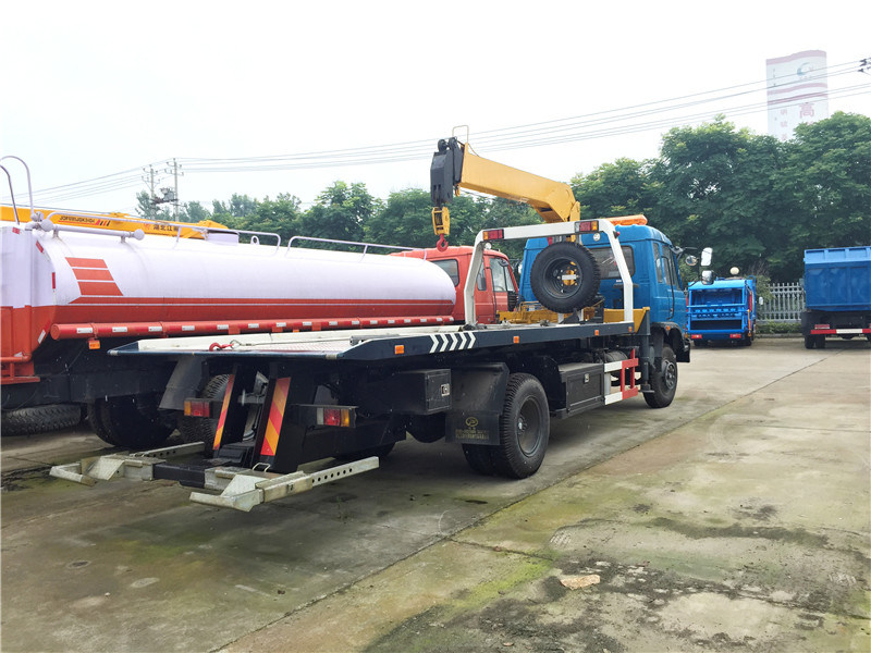 Rolling Back Dongfeng Wrecker with Crane Max Loading Weight 6300 Kg