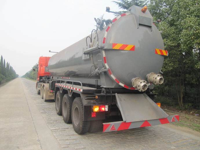 Tri Axles Vcuum Sewage Tank Tanker 25m3