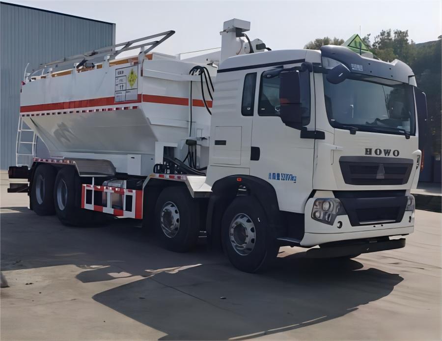 Blend ANFO Explosive Transportation Trucks (16)