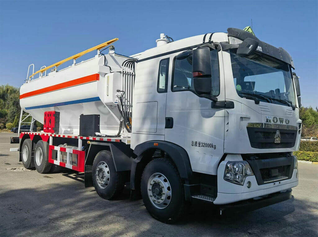BCLH-15G intelligent on-site mixed ammonium explosives trucks (12)