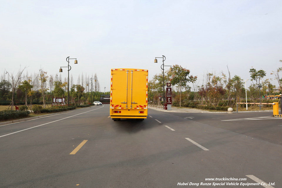 ISUZU Electric Power Supply Trucks (6)