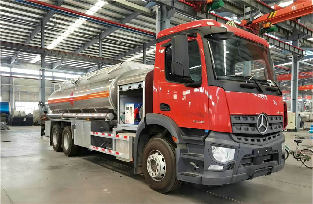 AROCS 2636 Aircraft Refuelling Trucks (3)_1