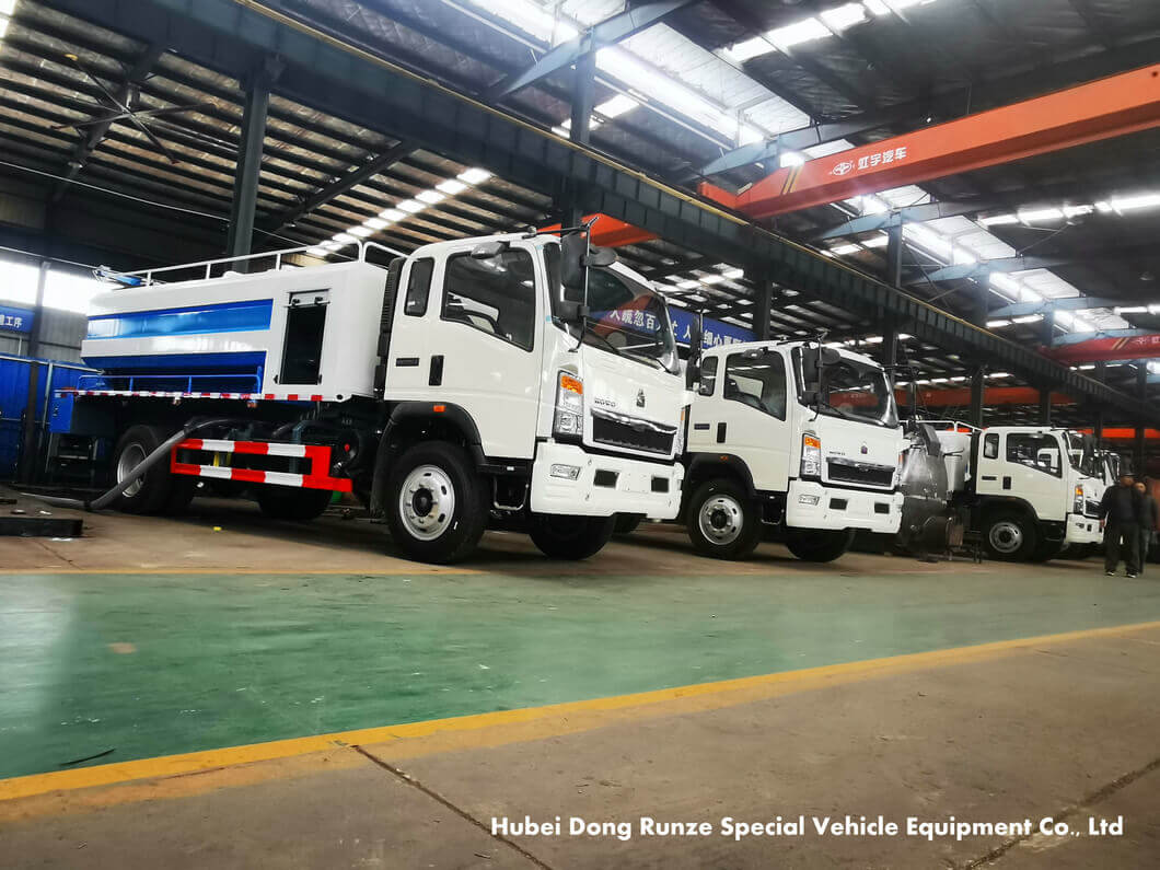 HOWO Vacuum sewer jetting Tanker trucks_0018