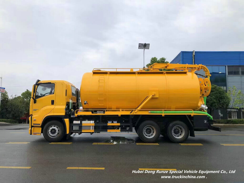 isuzu combined sewer vacuum jetting Hydro Excavation vehicle (1)_1