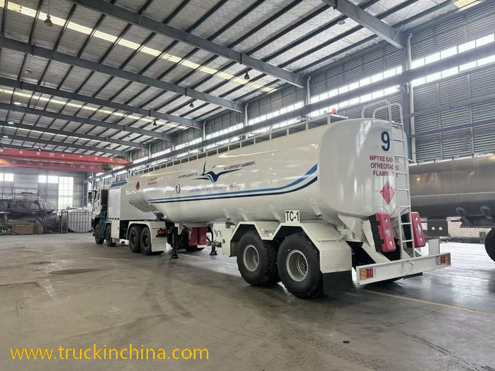 Aircraft Refueler 60T trailer truck (18)