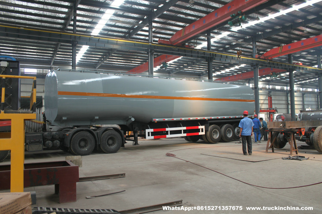 60t Tank Semi Trailer for Transport Fuel, Diesel, Oil with Heat Insulation (60000L -70000L Road Tanker)