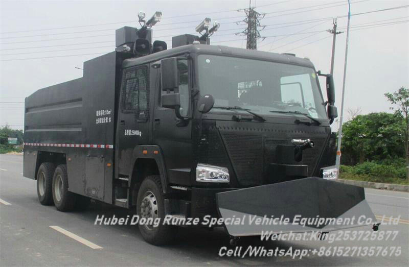 HOWO 6X6 Anti Riot Water Cannon Truck (Police Water Cannon Truck)