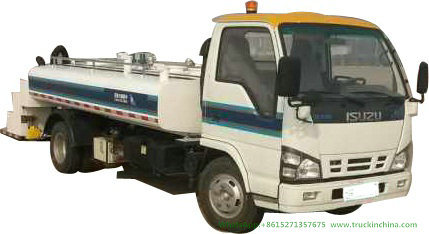 Isuzu Lavatory Service Truck Clean Water Tank 1400L Sewage Tank 2360L (Aircraft Sewage Tanker With Vacuum Pump Electric Diesel Vehicle)
