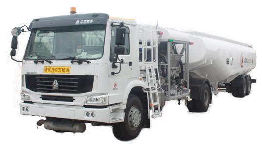 Sinotruck HOWO 35000L-50000L Aircraft Tanker (Tractor with JET A-1 Fuel Tank Trailer Aviation Kerosene, Aviation Gasoline, Jet Oil 9000USG -13200USG Refueler)
