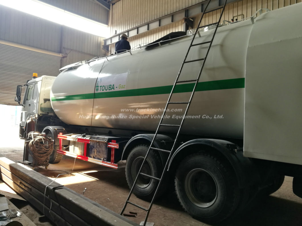 LPG Bobtail Tanker Truck HOWO 12 Wheels Drive 30cbm Tank Mounted with LPG Pump computer Dispenser