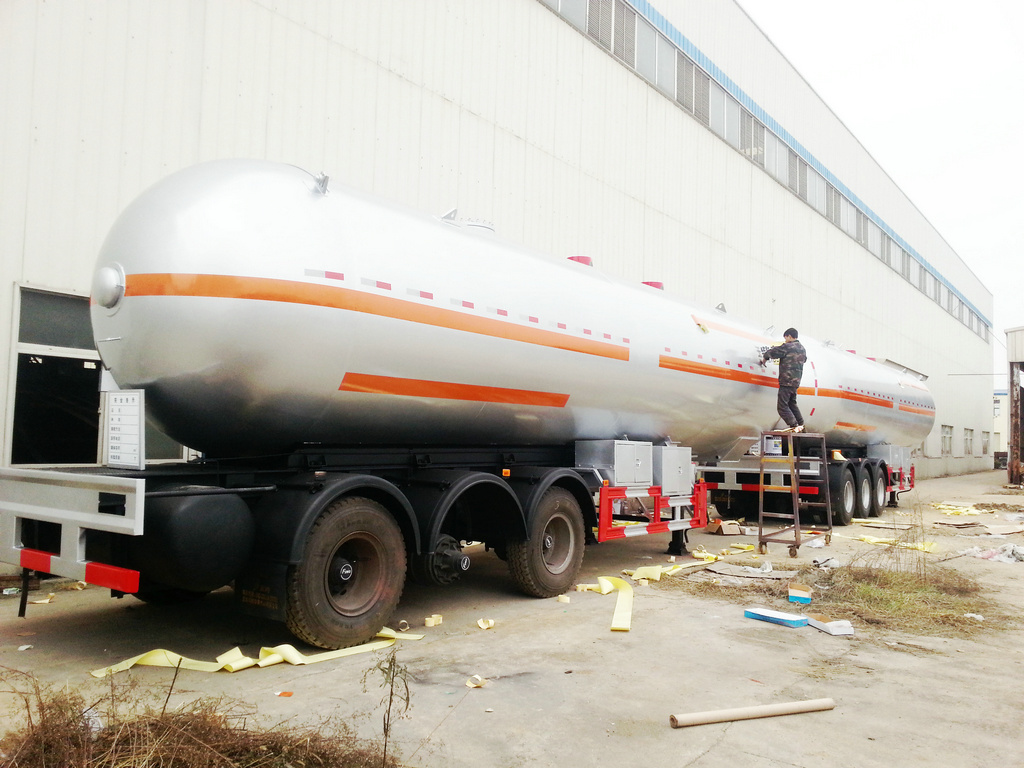 3 Axkes Liquid Ammonia Tank Trailer Pressure 2.49MPa Tank Volume 46000liters, Loading 23920K (NH3 Anhydrous Liquid Ammonia Gas)