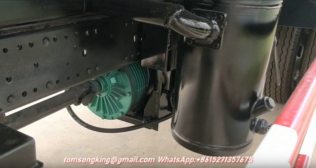 Japan Brand. Isuzu Vacuum Tanker Multifuction Septic Tank with Vacuum Pump for Sewer Cesspit Emptier with Honda Motor Water Pump for Water Bowser Sprinkler