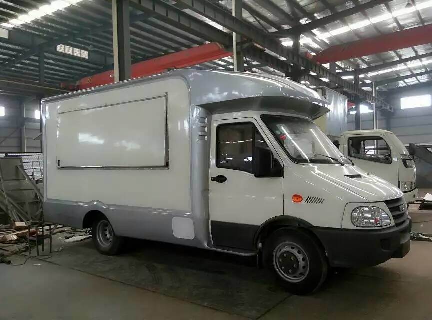 Iveco Diesel Luxury Mobile Kitchen (Catering Trucks)
