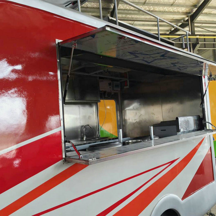 Iveco Diesel Luxury Mobile Kitchen (Catering Trucks)