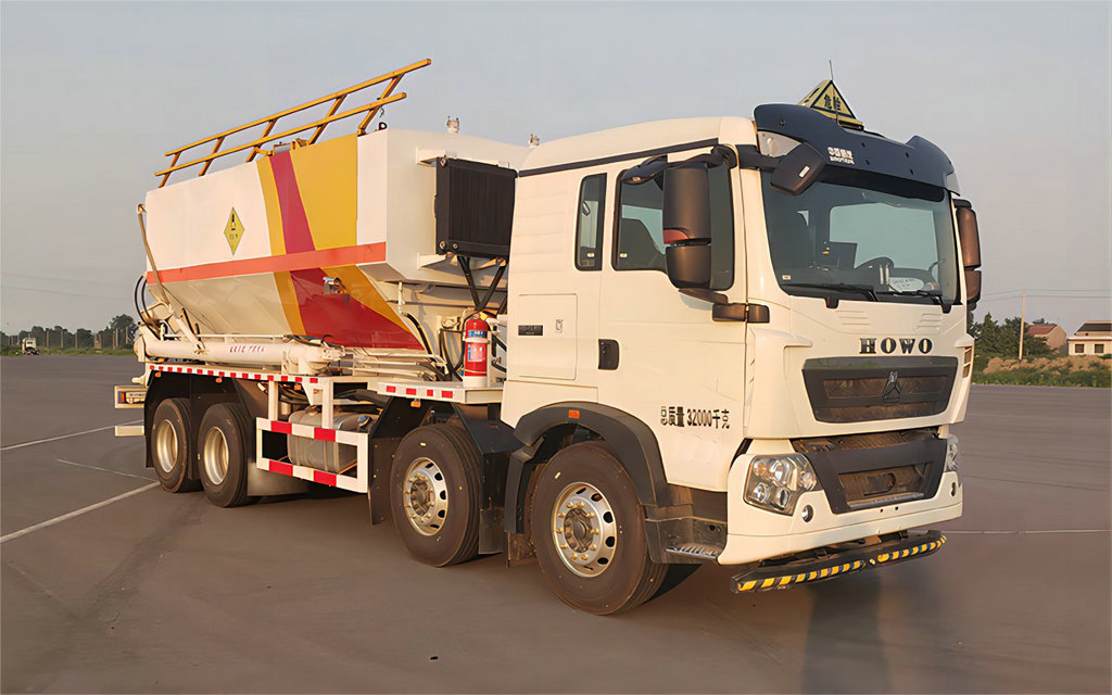 HOWO ANFO Mixing And Charging Explosive Truck (10)