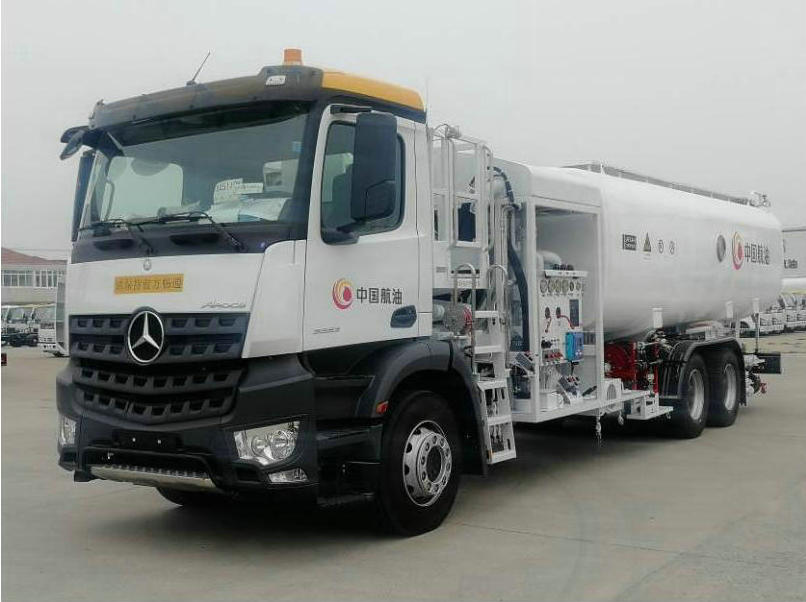 Benz Aircraft Refueler Truck (2)