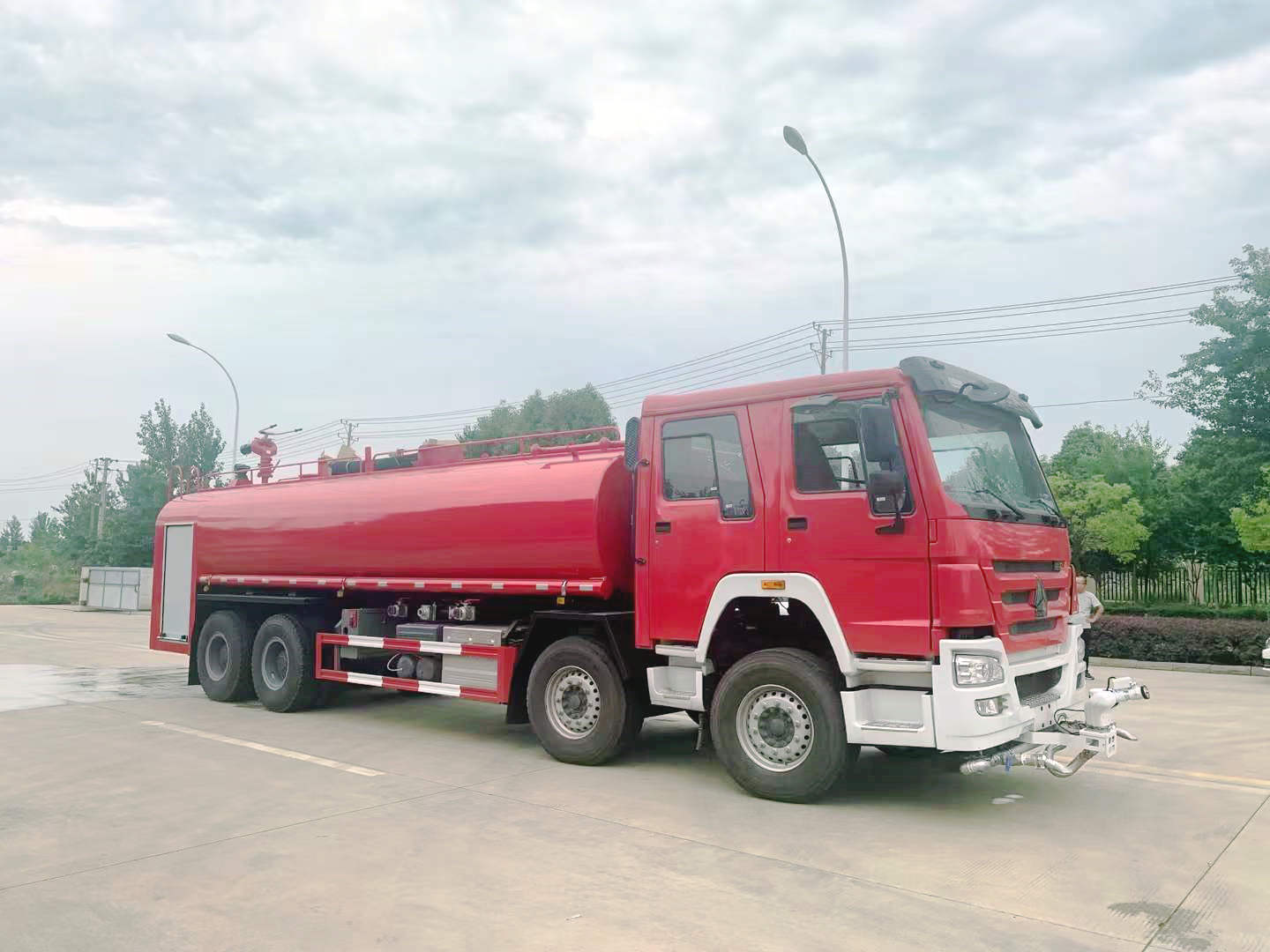 HOWO fire water tanker truck (5)