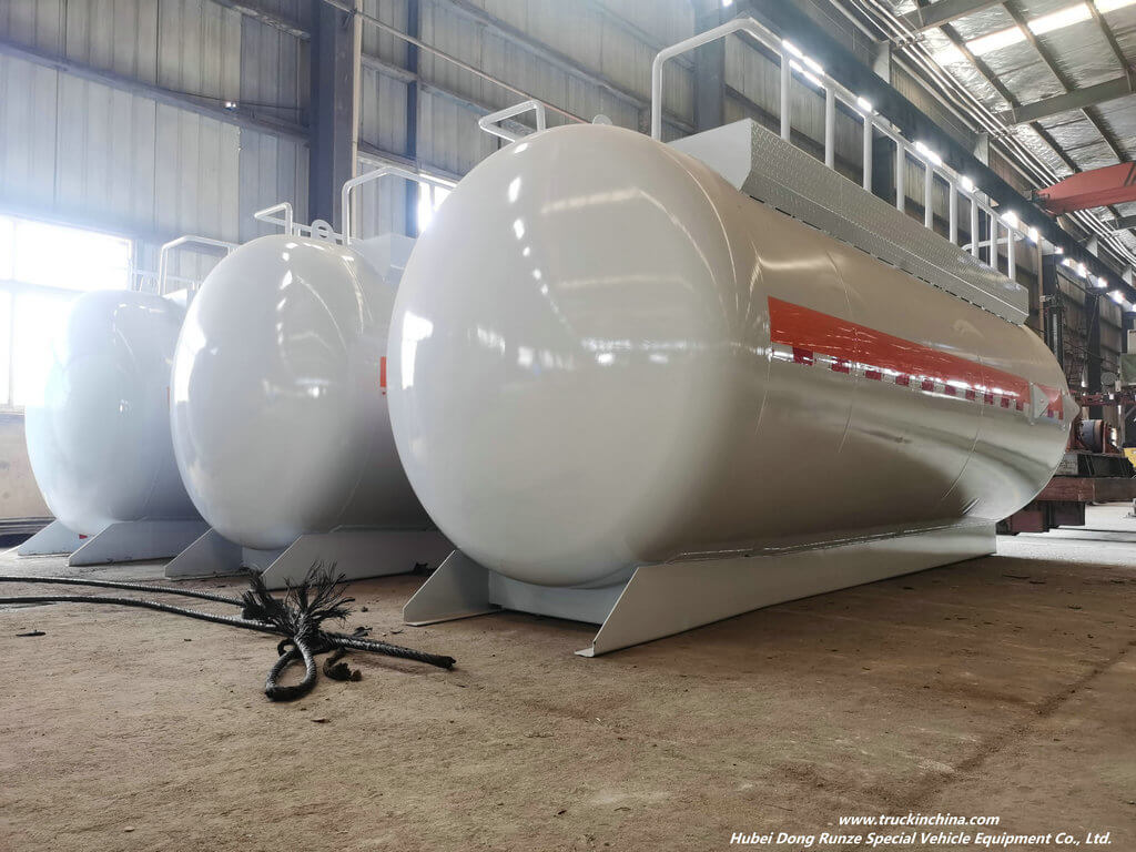 Hydrofluoric Acid transport tanker (3)