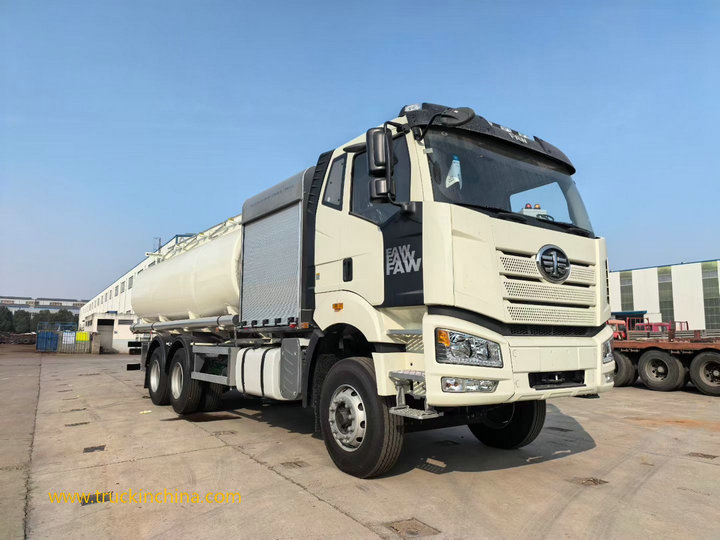 FAW HOWO DFAC Truck aircraft refuelling vehicles (1)