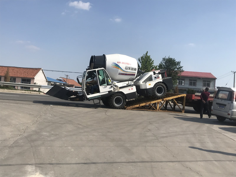 Self Loading Concrete Mixer 4m3 with Cab Rotating 180-270d and Air Conditioning (Electronic Sensors, Automatic weighing scale) EXW Wholesale Price List