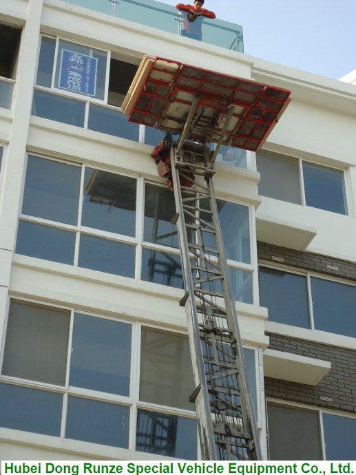 HOWO Truck Mounted Telescopic Ladder Truck for House Building Goods Lift and Download (House Furniture Moving Hydraulic 28 M Aerial Platform Ladder)