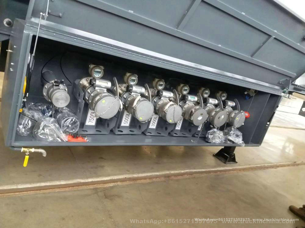 Straight Aluminum Tanker Trailer 40000L~45000L 3 Axle 6% Expansion