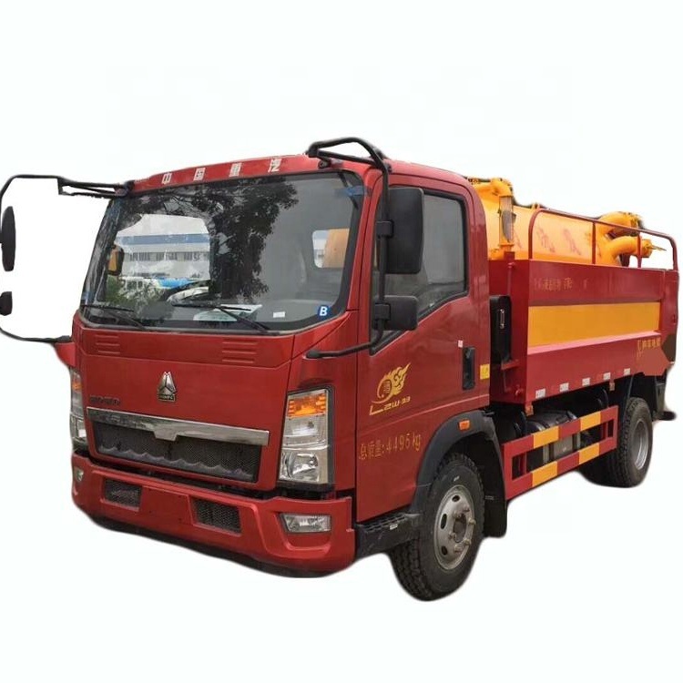 Small HOWO Septic Tank Truck 4000 Liters for Cesspool Emptier