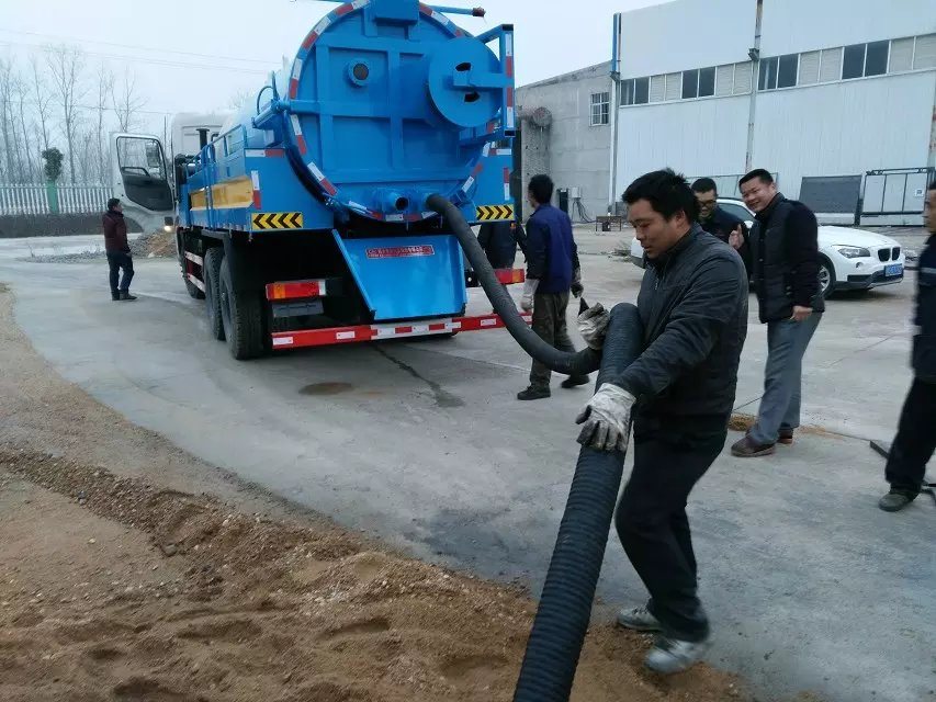 Septic Tank Truck Mounted with High Pressure Vacuum Pump 10 Wheels 18, 000 Liters-20, 000liters Rhd or LHD 6X4 /6X6