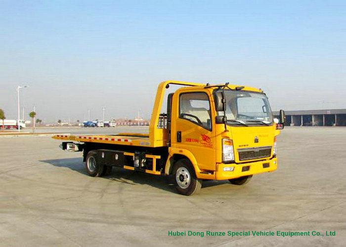 Sinotruk HOWO 5 Ton Wrecker Flatbed Tow Truck for Recovery Truck LHD Rhd