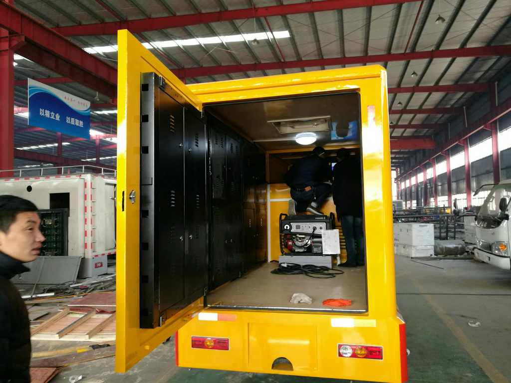 Mini P4 LED Display Truck Foton LED Billboard Van