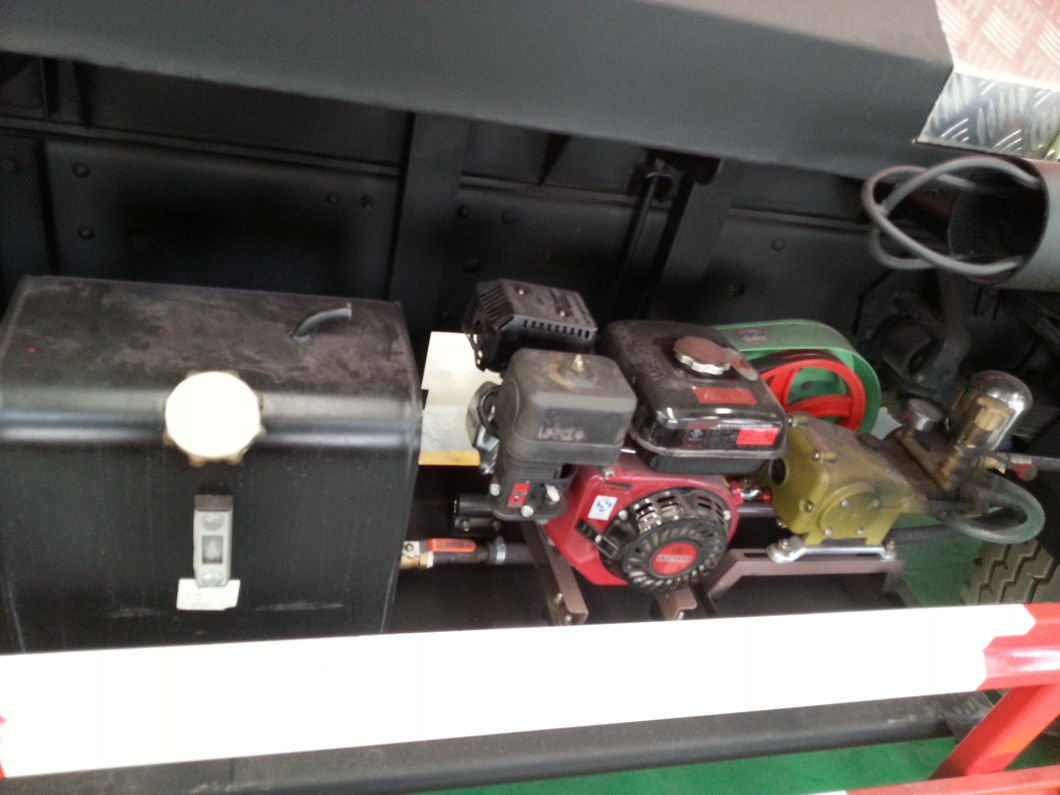 Beiben 1627 Vacuum Tanker Combined Sewer Jetting Tank a 6000ltrs of Solid Liquid Human Waste Tank Part B 4000litrs of Clean Water for Cleaning and Flushing