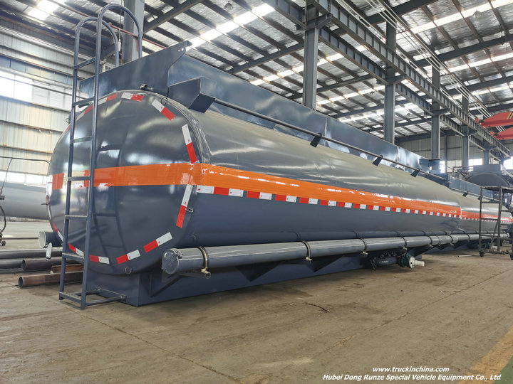 Hydrochloric Acid HCl Handling corrosive tank trucks (23)_1
