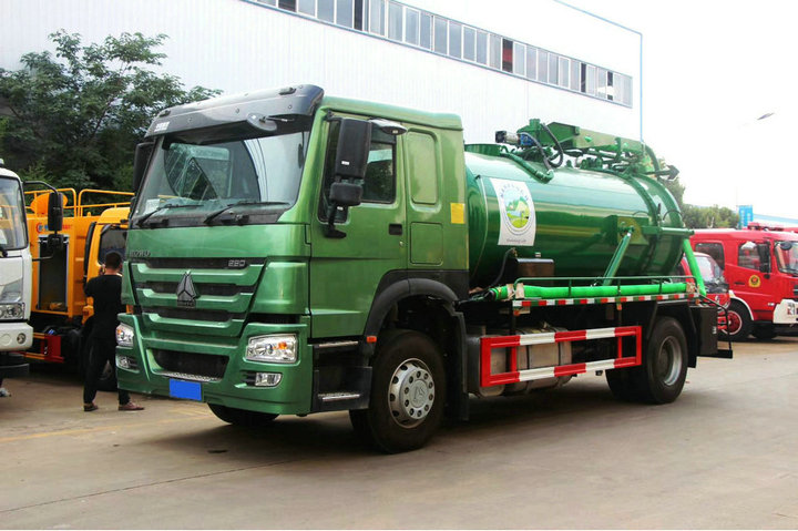Sinotruck HOWO Vacuum Sewer Jetting Truck 10cbm (13)_1