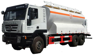  Customize Saic-Iveco Hongyan Genlyon Emulsion Pumper Explosive Truck 