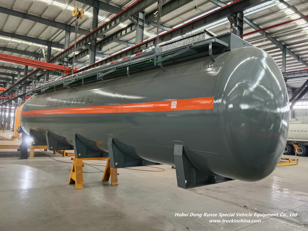 Polyethylene Lined Steel Tanks for HCL Acid storage transport (5)