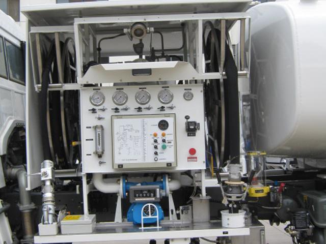 Sinotruck HOWO 21500L Aircraft Tanker (Aviation Kerosene, Gasoline, Jet A-1 Oil Refueler Aircraft Tanker Reel Refueling 1200L/Min Refueling Platform Lifting 4m)