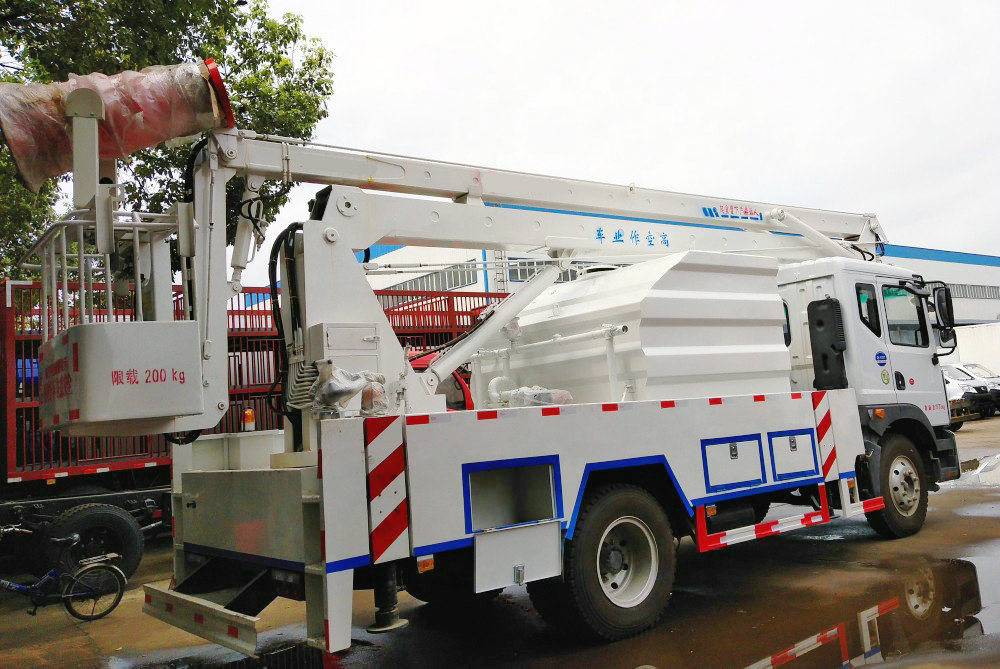 Aerial Work Platform Truck Mounted with Water Clean Tank (16m Bucket Lift, 4000L Water Tank)
