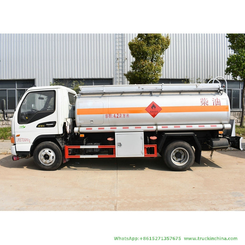 JAC 4m3 Mini Fuel Delivery Truck (1000 Gallon Small Fuel Tanker Truck)